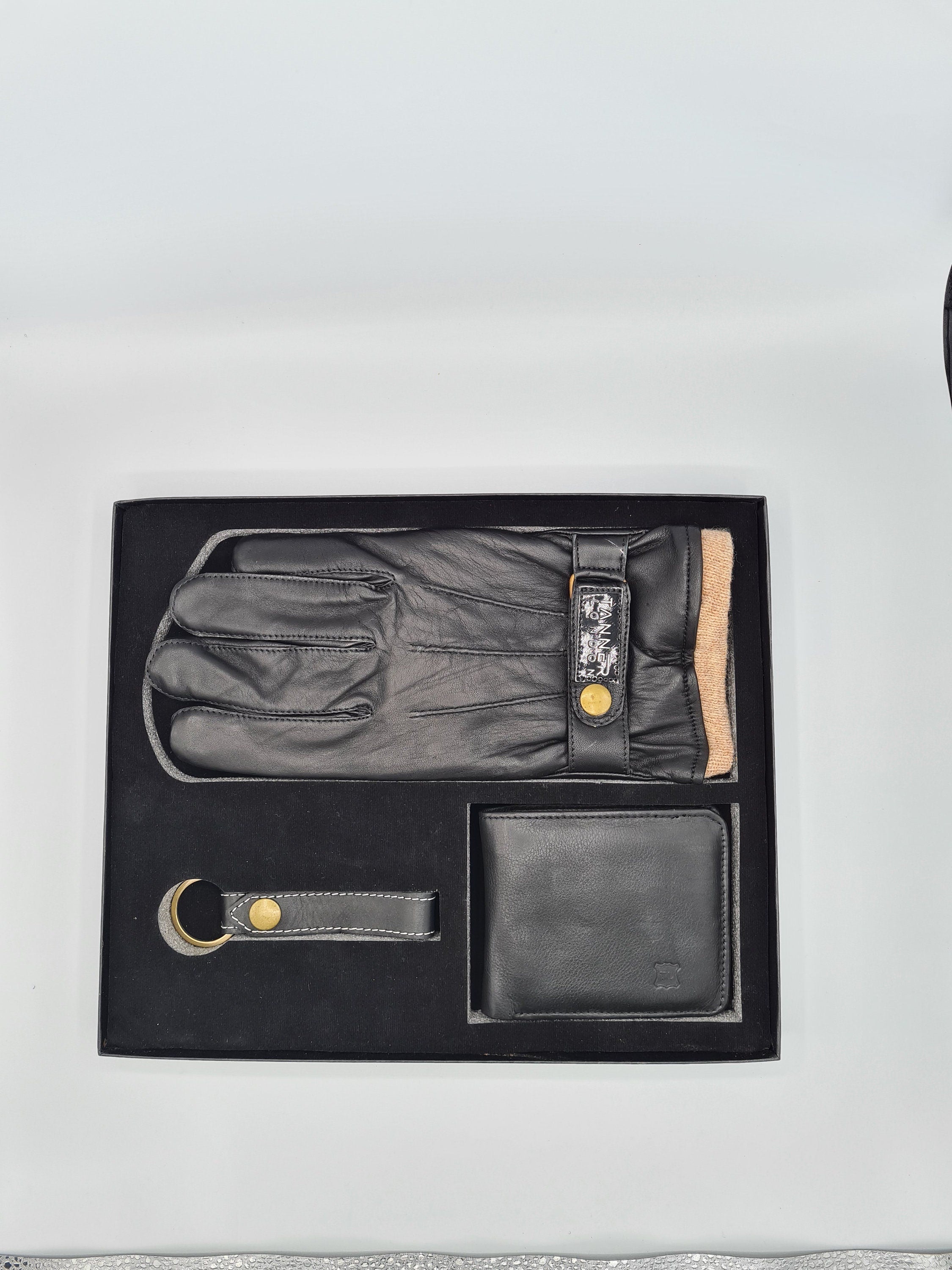 Mens Leather Gift Box: Handmade Wallet, Gloves & Keyring - RFID Secured